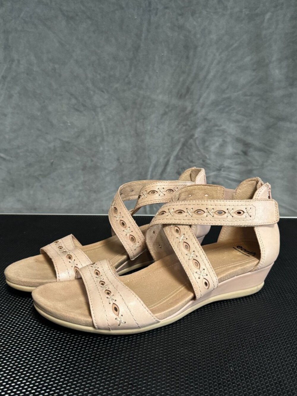 Earth Pisa Hyannis Dusty Rose Leather Wedge Sandals Comfort Size 11M